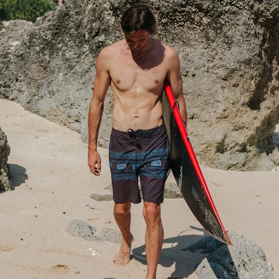 Mirage Owen SWC 19" Boardshorts - Washed Black